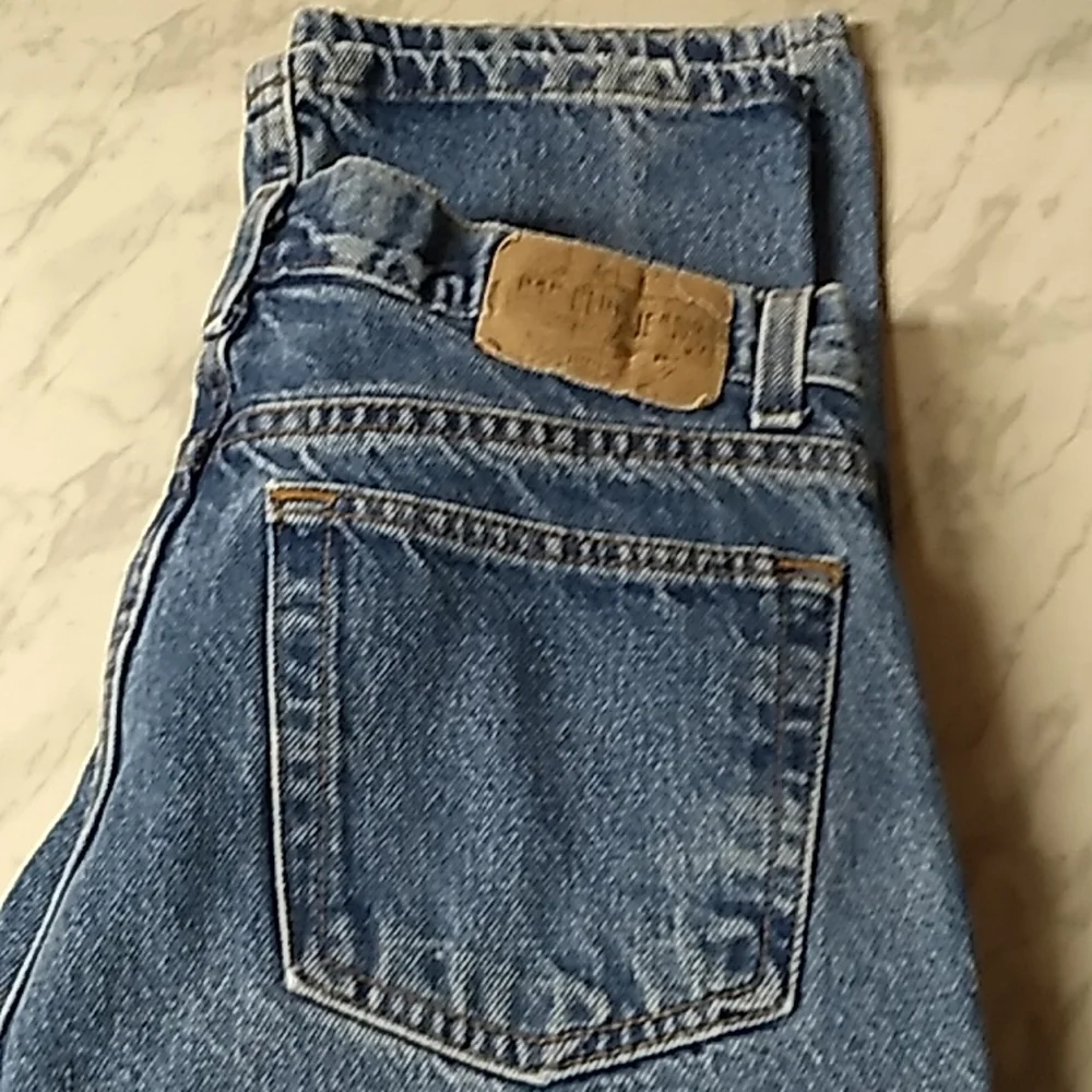 SOLD: vintage Gap Blue Jeans high-waisted button fly bootcut jeans - Picture 5 of 8